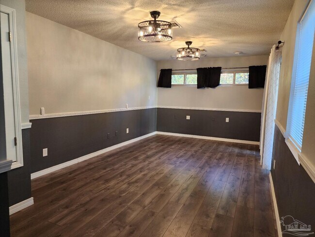 Building Photo - 5140 Choctaw Ave