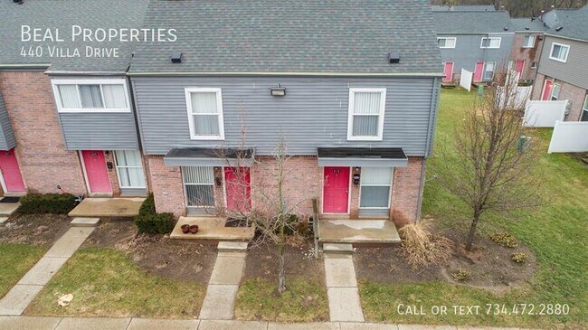 Building Photo - 440 Villa Dr