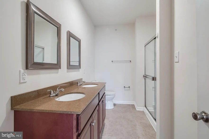 2nd Floor - En Suite BTH - 1240 S 17th St