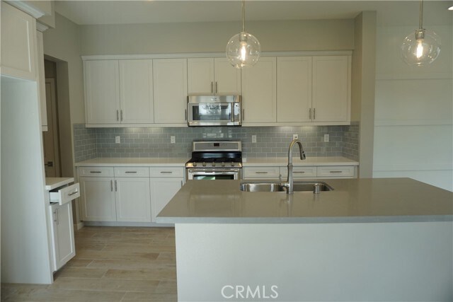 Building Photo - 163 Patria