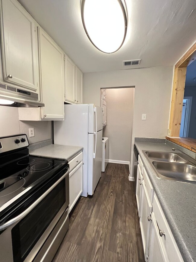 Building Photo - 1 bedroom remodeled with a fireplace & bal...