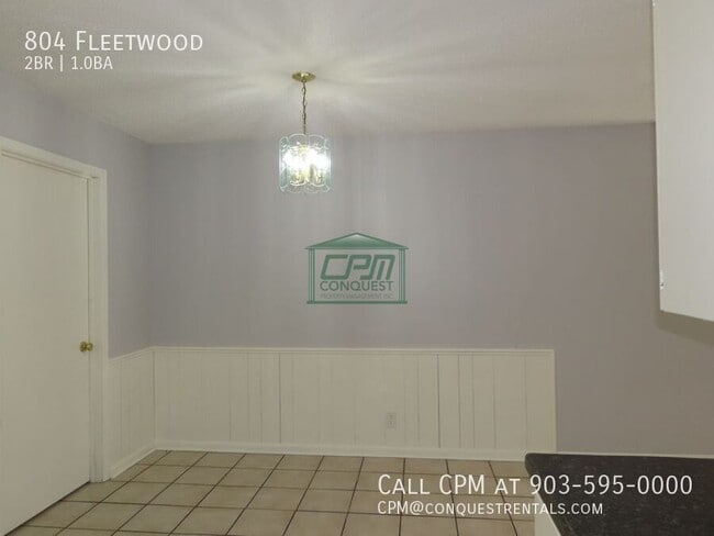Building Photo - 804 Fleetwood-