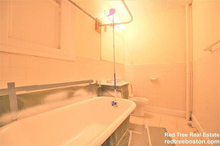 Building Photo - 15 Barrows St