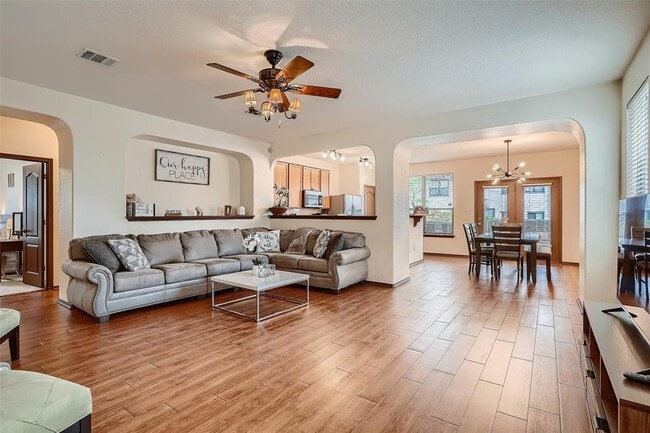 Building Photo - 1639 Bayland St