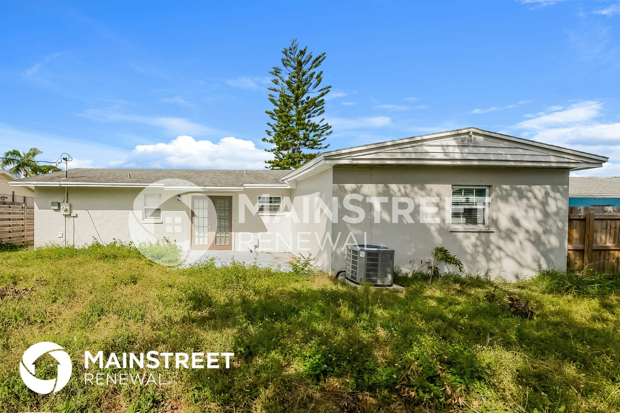 Building Photo - 2459 Stratford Dr