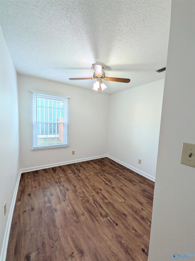 Building Photo - 221 Knox Creek Trail NW