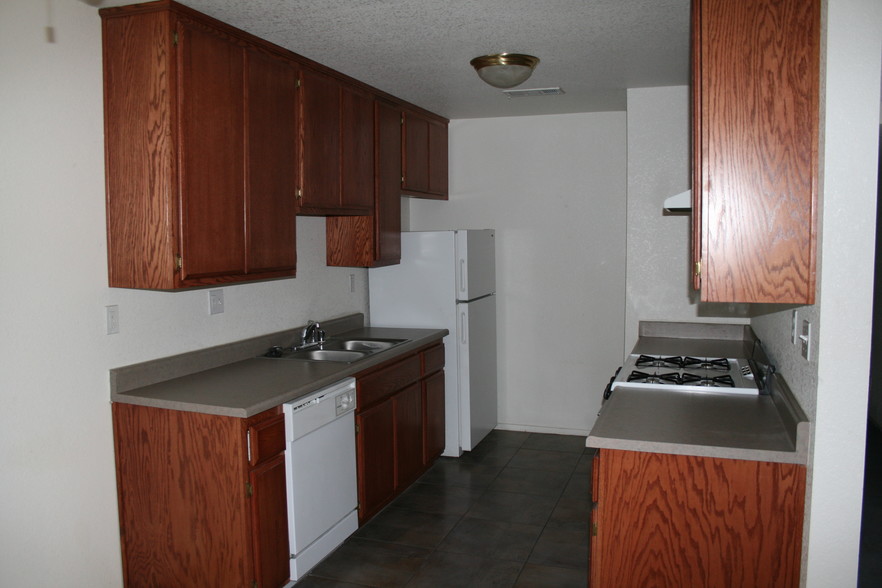 2 bedroom 2 bath - New Desert Vista Apartments