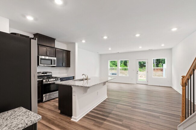 Building Photo - Modern 3-Bedroom Townhome Near Downtown Du...