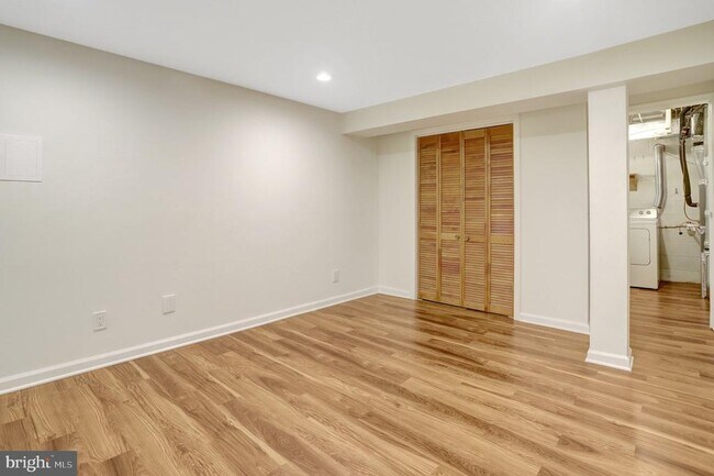 Building Photo - 4519 Holmes Run Pkwy