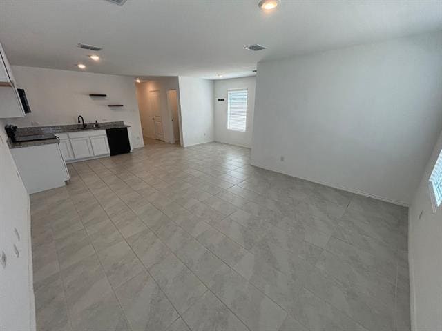 Building Photo - 206 Sunflower St