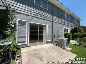 Building Photo - 311 E San Antonio Ave
