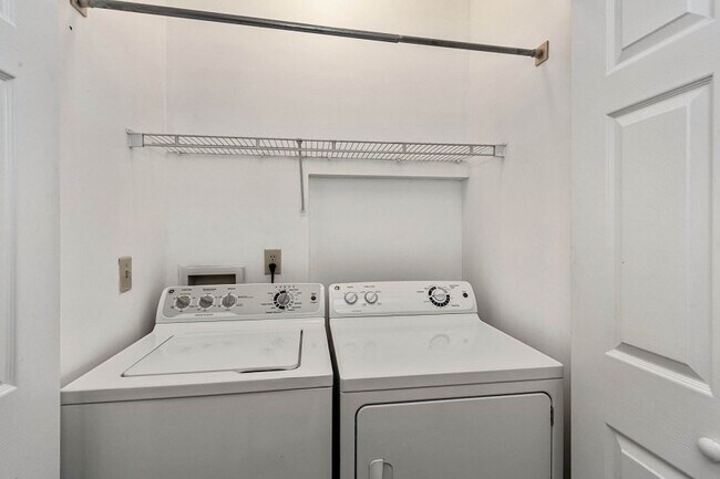 Building Photo - COMING SOON.... FULLY FURNISHED, MONTHLY L...