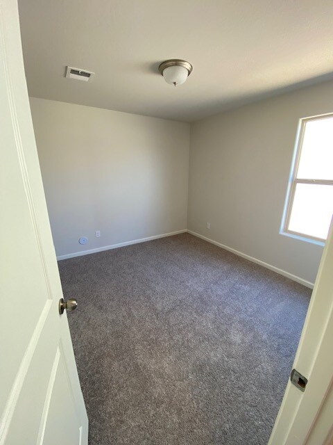 Building Photo - 797 S Silvercreek Ln