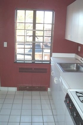 Interior Photo - 2552 Madison