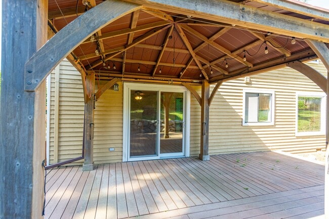 Building Photo - Beautiful Westside Oak Harbor Home Near Sunset Beach – 3 Bed + Bonus Room