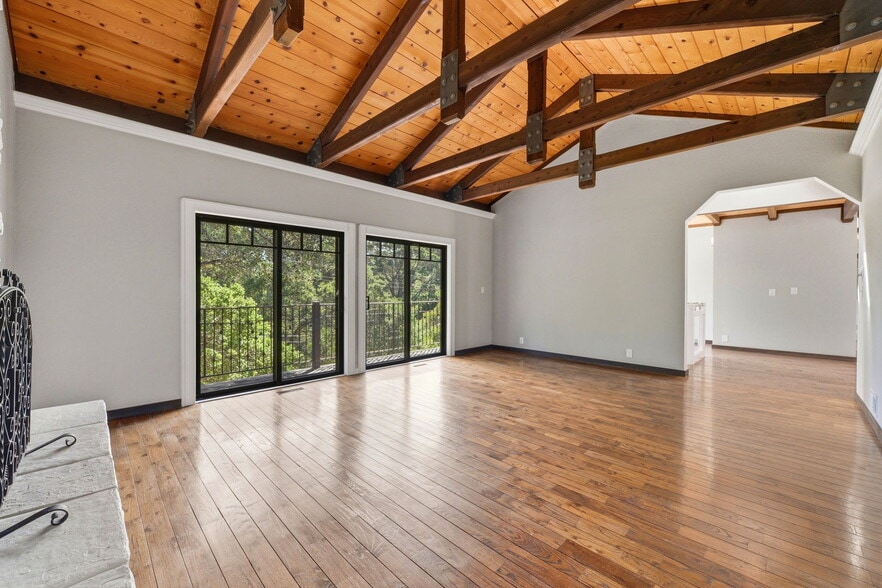 Building Photo - 158 Los Robles Dr