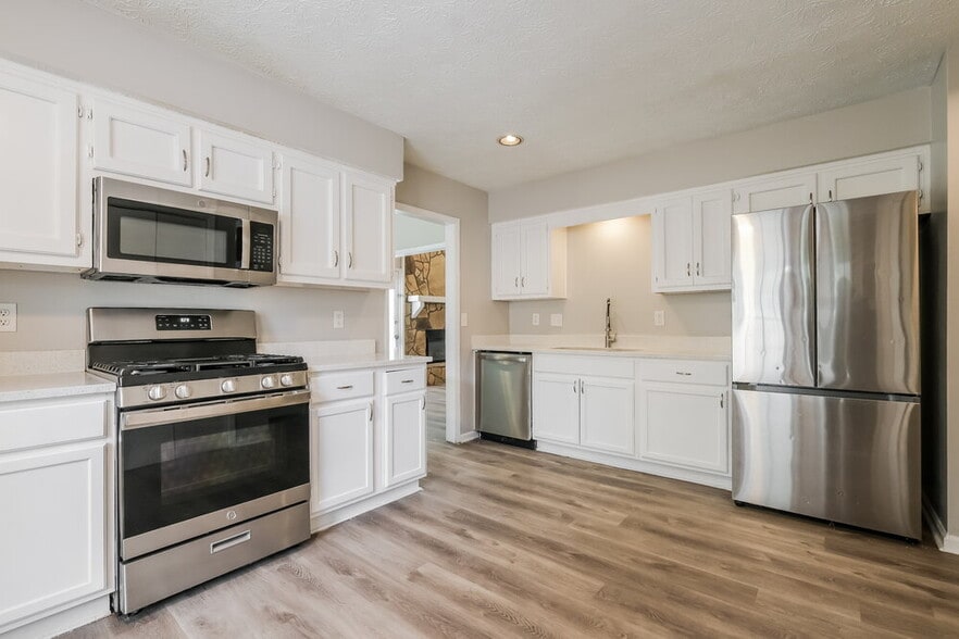 Building Photo - 8983 Habersham Dr