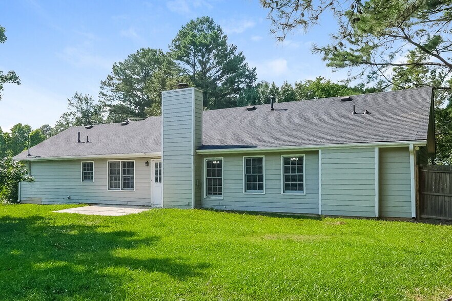 Building Photo - 3568 Fernbrook Dr