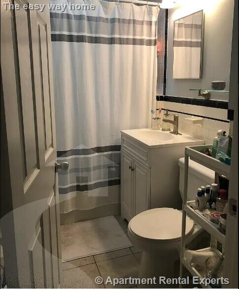 Building Photo - 77 Lyman Ave