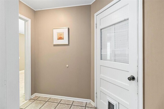 Building Photo - 730 N Sarah Jo St