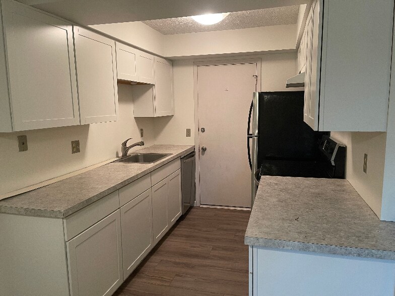 Primary Photo - 13952 Oakbrook Dr