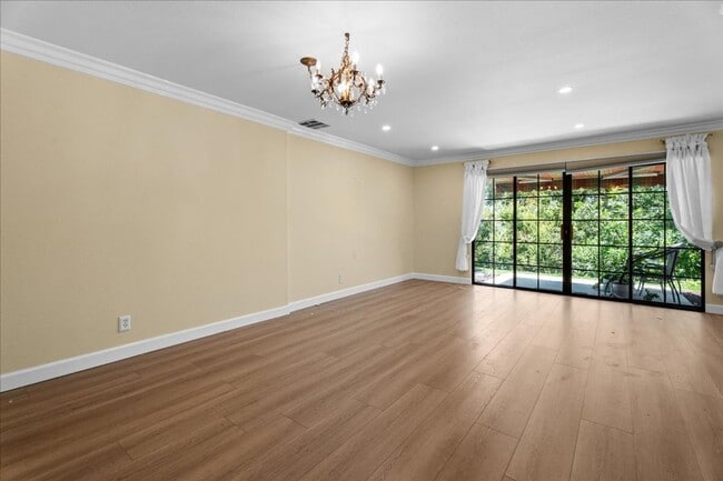 Building Photo - Updated Porter Ranch Townhome with Scenic ...