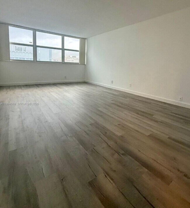 Building Photo - 1890 S Ocean Dr