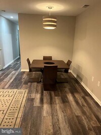 Building Photo - 1010 S 11th St