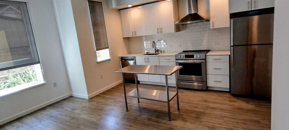 Building Photo - ONYX Midtown Apartments