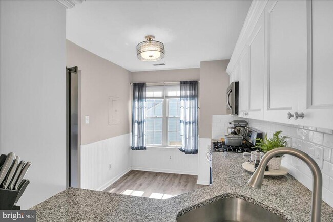Building Photo - 612 Covington Ct