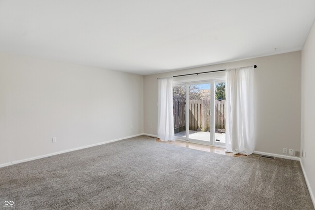 Building Photo - 4 Druid Hill Ct