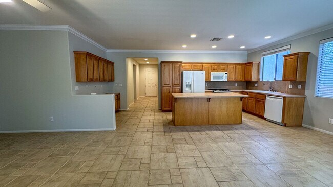Building Photo - Discover your dream home in the heart of H...