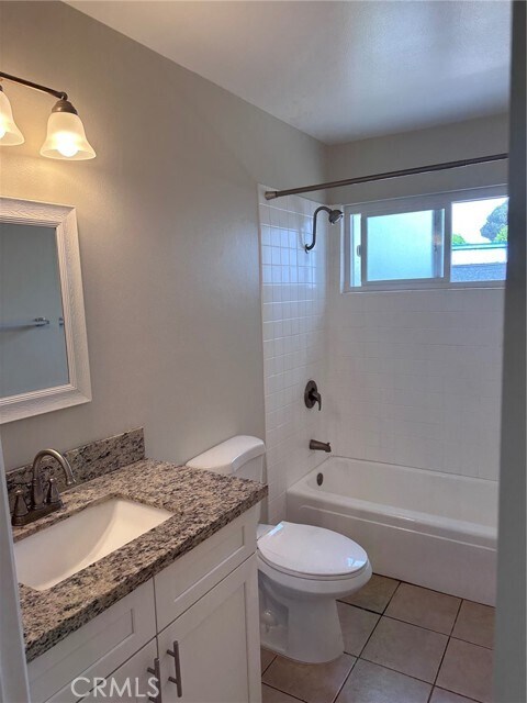 Building Photo - 14251 Green Valley Dr