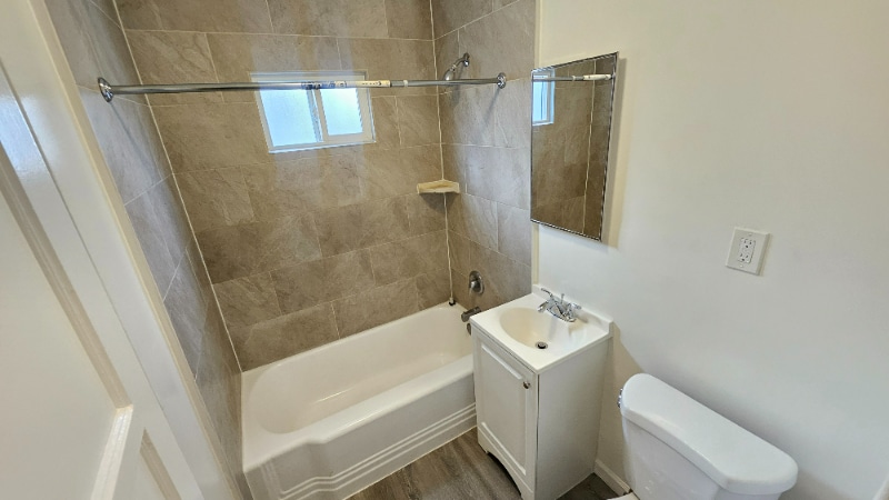 Building Photo - 1120 E Fairview Blvd