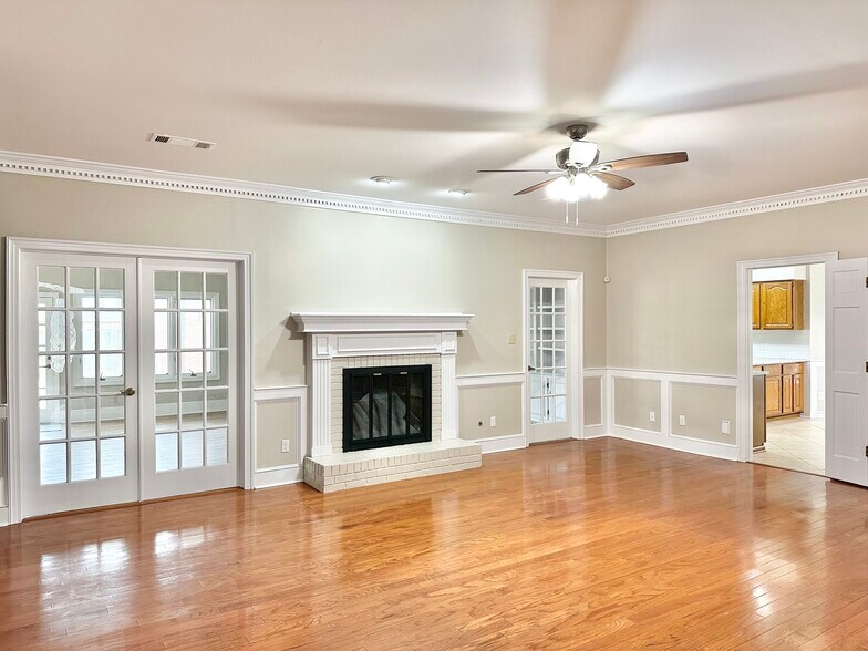 Building Photo - 3046 Dee Ann Dr