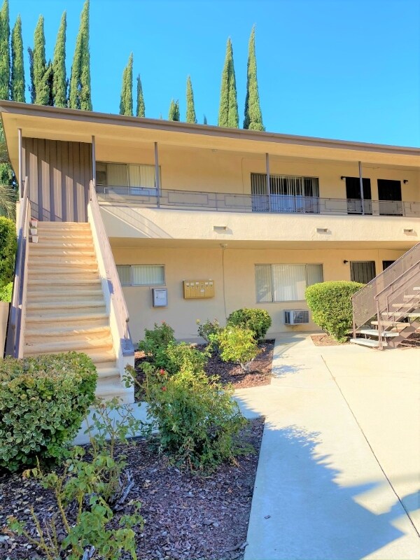 Building Photo - 638 Silverwood Ave