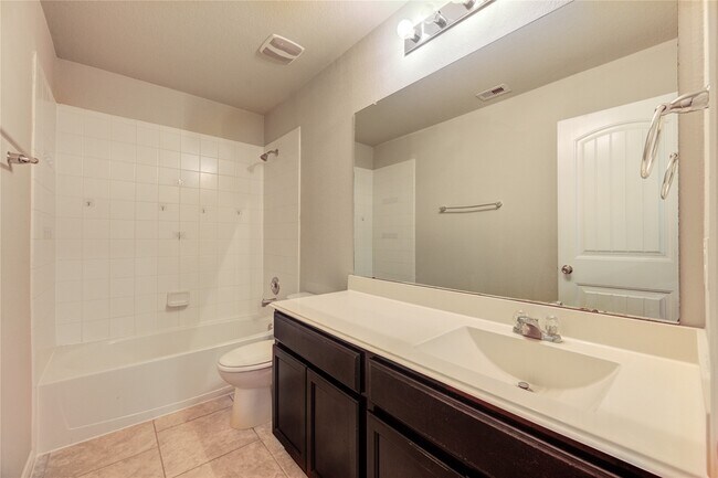 Building Photo - 3027 Dripping Springs Ct
