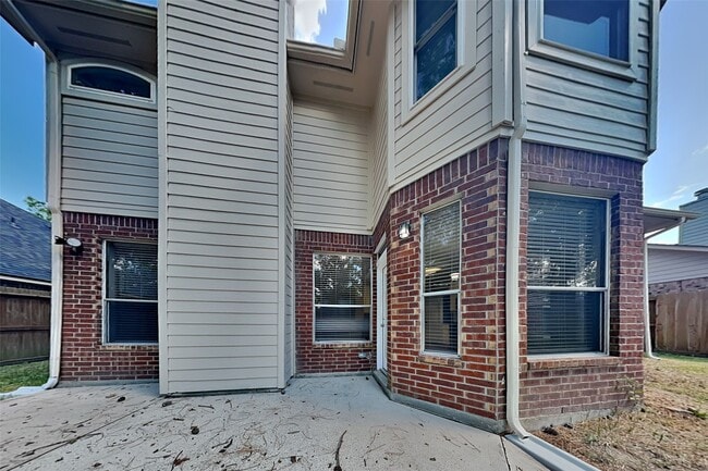 Building Photo - 20607 Golden Hawthorn Ct