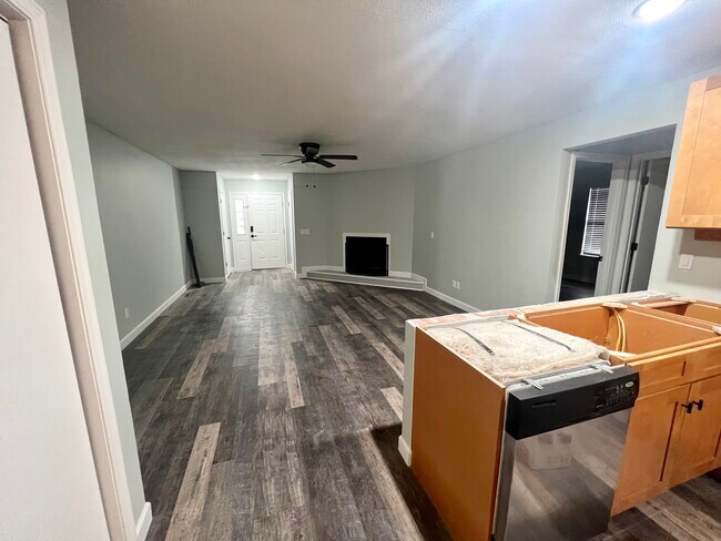Lots of living space - 3650 W Sylvania St