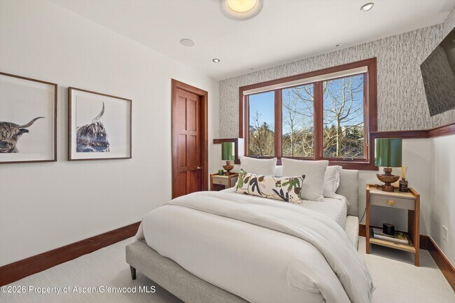 Building Photo - 294 Draw Dr