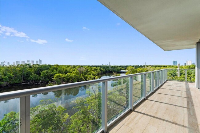 Building Photo - 16385 Biscayne Blvd