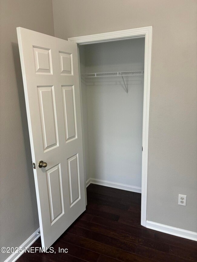 Building Photo - 13490 Essence Ct