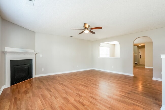 Building Photo - 3012 Van Dorn Rd