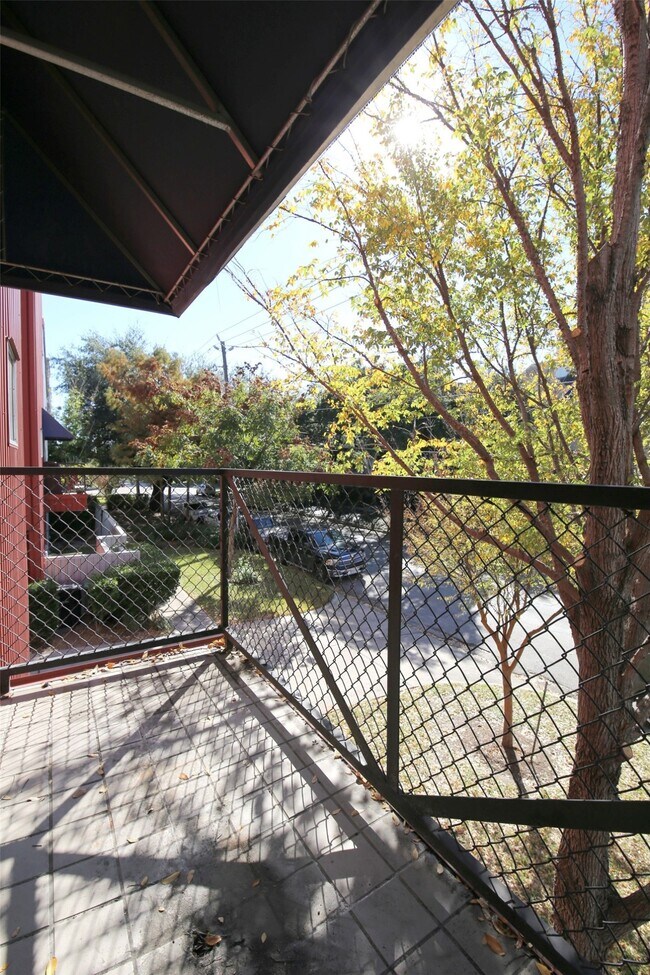 Building Photo - 2819 Crawford St