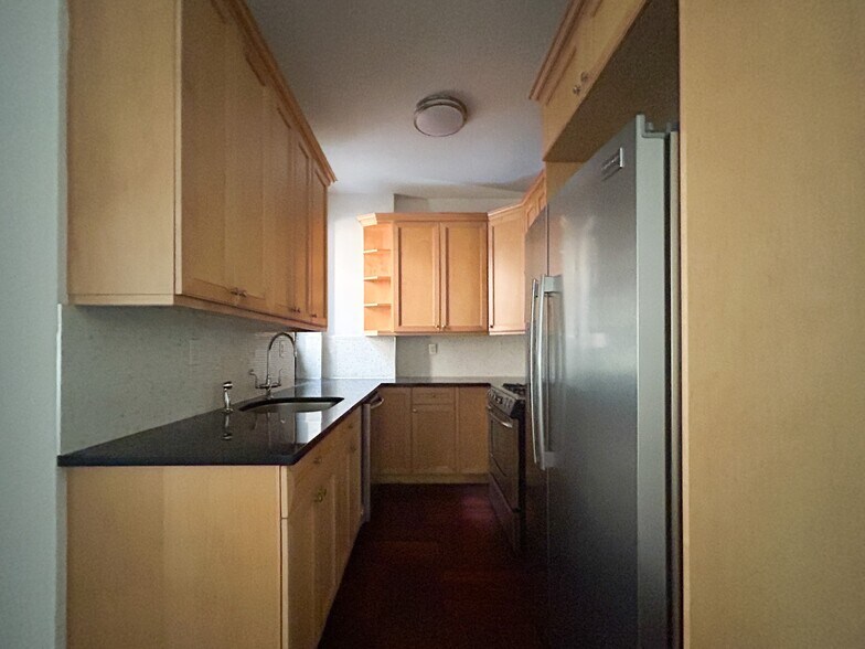 Building Photo - 611 W 137th St