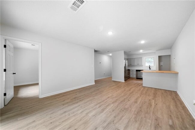 Building Photo - 374 Leisure Ct