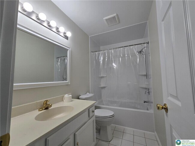 Building Photo - 1223 N Albright Ave