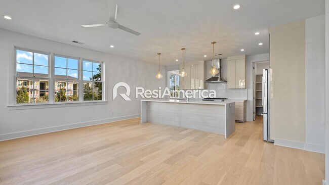 Building Photo - 2024 Construction - Modern 4 bedroom home in Downtown Memphis!!