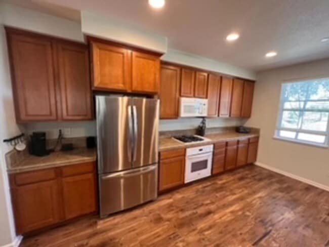 Building Photo - Charming 3-Bedroom Home with Covered Patio and Modern Upgrades