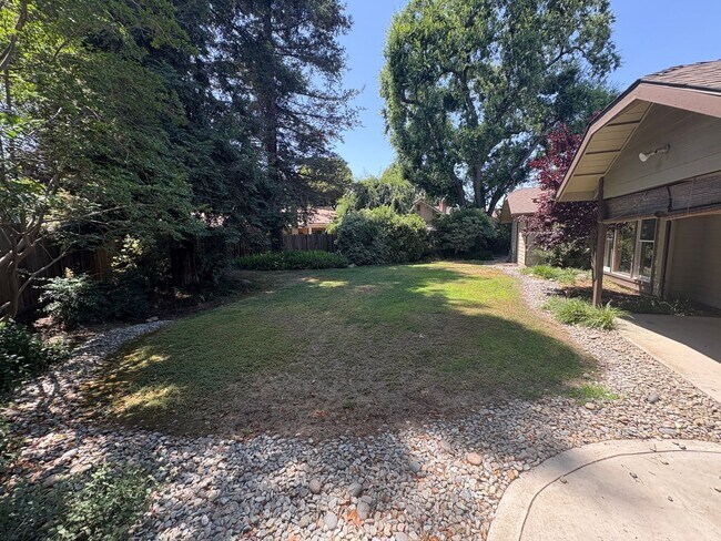 Building Photo - NW Visalia Home coming soon!